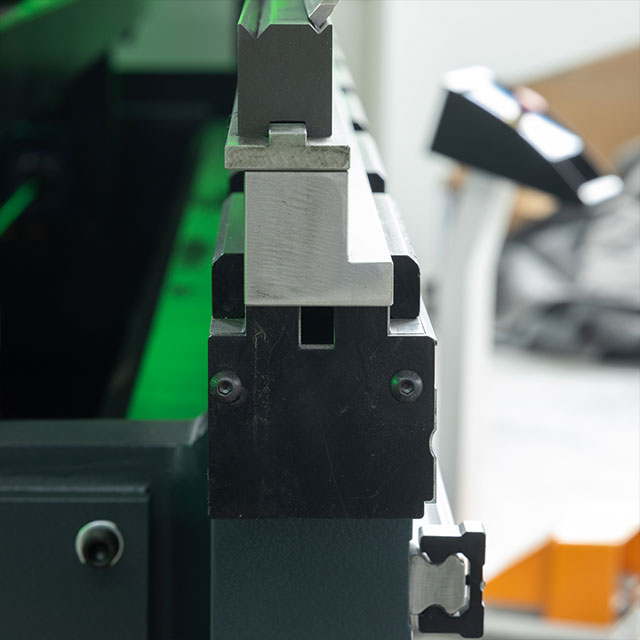 Cncmulti-Machinetan-Dem-Hydraulic-Press-Brake6.jpg